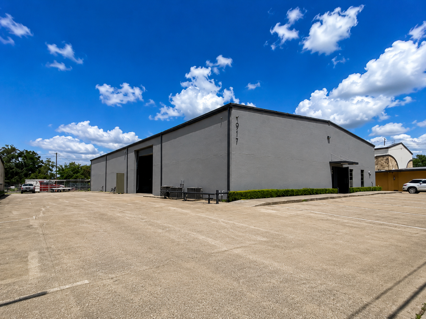 CB Auto Repair Shop Exterior